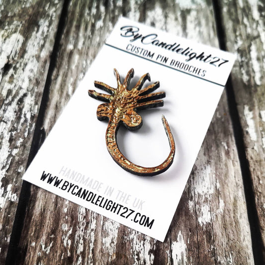 Facehugger Glow Aliens Horror Pin