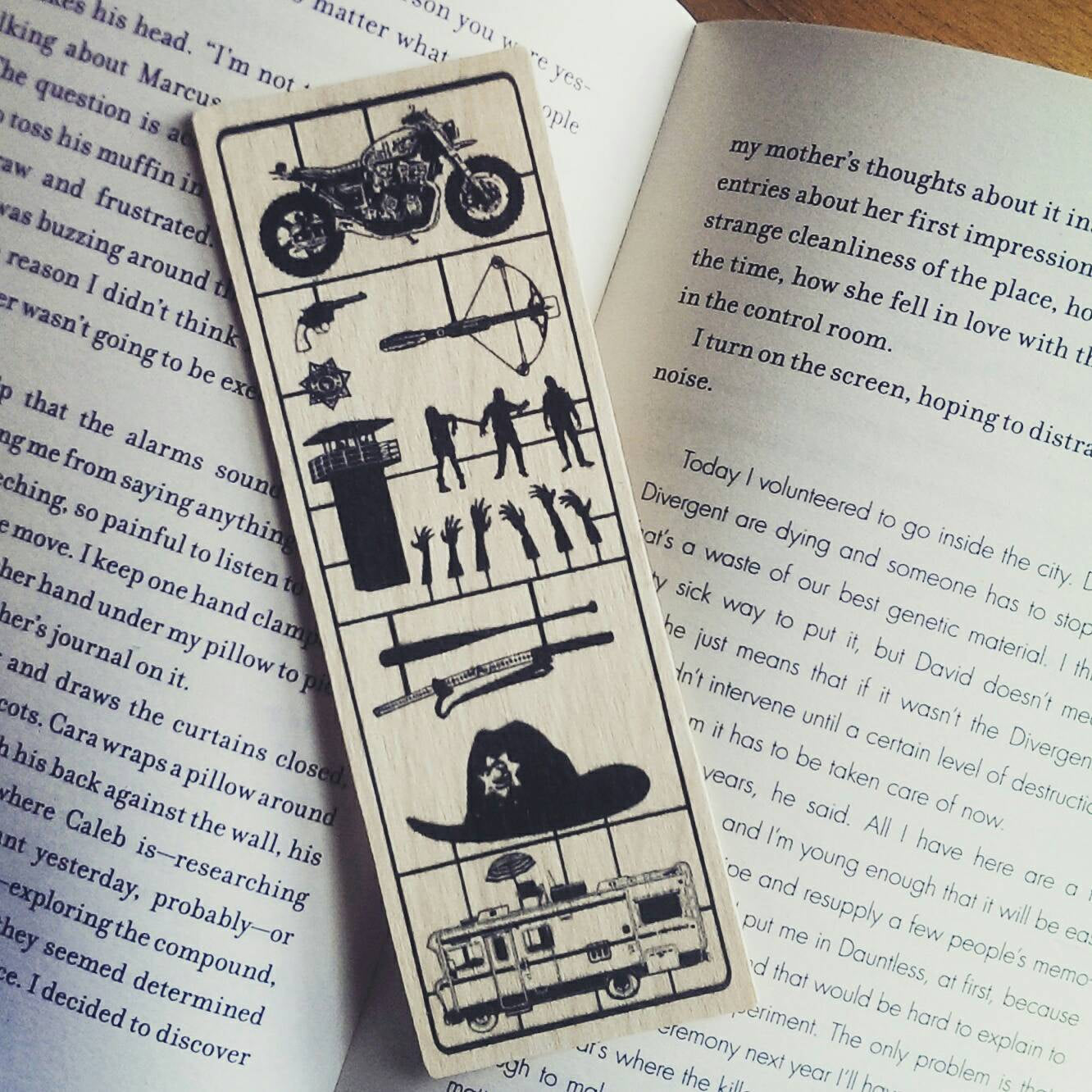 The Walking Dead - Fix Art - Wood Bookmark